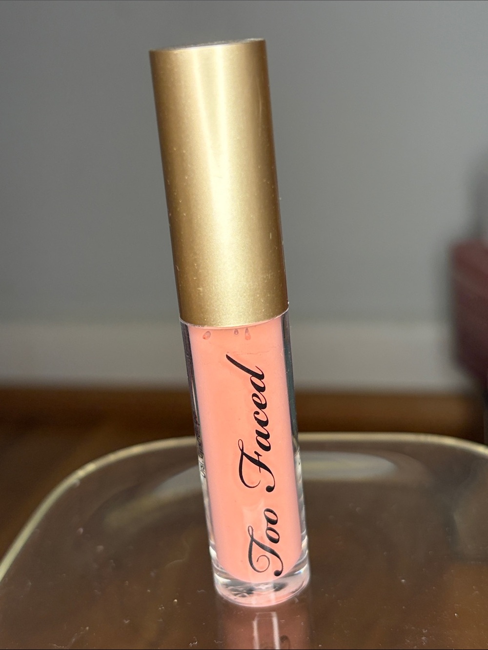 Too Faced Peach-Pink Lip Gloss  mini 1.5 g- in Naked Dolly